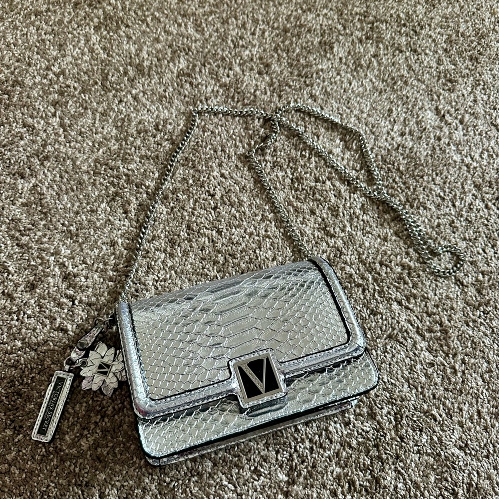 Victoria’s Secret Silver Chain Shoulder Bag